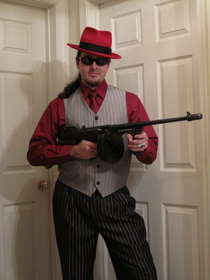 My new suit to go with the Tommy Gun. See more <A href="/cgi-bin/gallery.pl?gallery=2009.suit-n-tommy-gun">HERE</A>.
