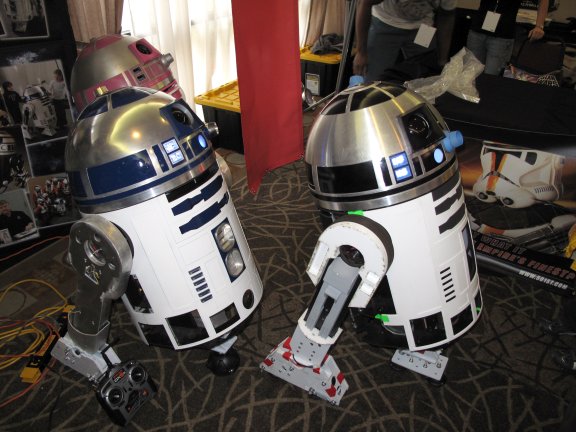 Dale's R2-D2 and my R2-T0.