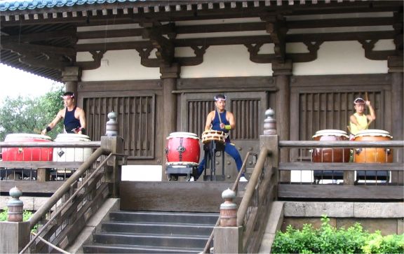 The actual Taiko performers. The performance wasn't long, but was quite impressive.The guy on the left in this picture really got into it, but they were all veryinteresting to watch. It's as much about style as it is about the music.
