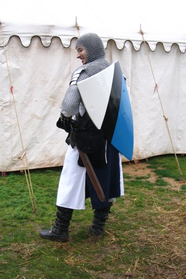New chauses, spaulders, and shield out for a test drive at NCRF, along withthe "new in 2007" helm and surcoat.